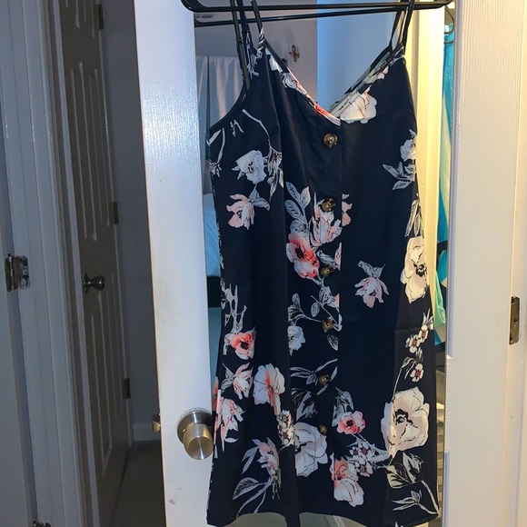 Summer dress - Picture 4 of 5